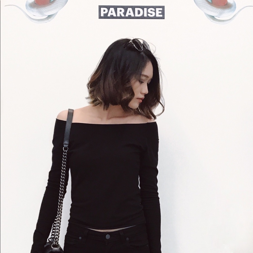 Brandy Melville off-shoulder top